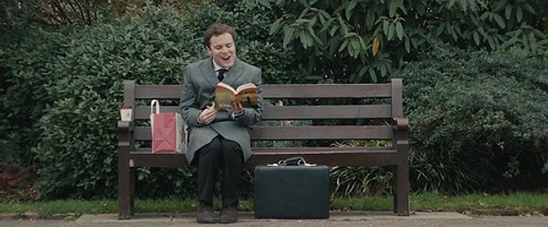 6. 2013 "About Time" filminin sonunda Rory, Andy Mulligan'ın "Trash" kitabını okuyor. Yani yönetmen Richard Curtis'in bir sonraki filminin uyarlandığı kitabı!