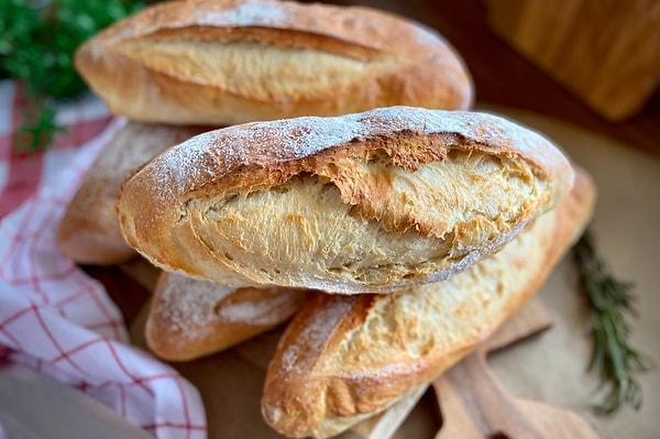 Ekmek Üreticileri İşverenleri Sendikası Başkanı Cihan Kolivar tarafından yapılan açıklamada, yüksek elektrik ve doğal gaz faturalarının altından kalkamadıkları ve aralık ayı gelmeden ekmeğe zam geleceği ifade edildi.
