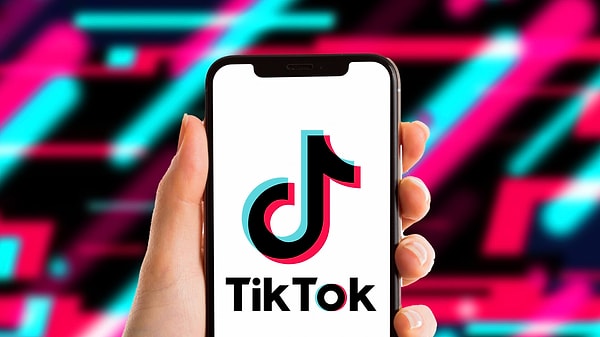 Ancak bu sefer TikTok uygulaması kaosları ya da danslarıyla değil, veri paylaşımı konusundaki konularıyla gündemde.