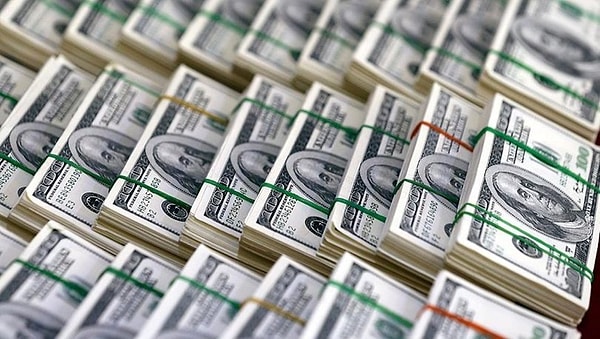 Dolar/TL, dün önceki günün yüzde 0,4 oranında altında günü tamamlarken, bugün piyasa açılışında 18,59 seviyesinden işlem gördü. Gün sonunda da 18,59 seviyesine geri göndü.