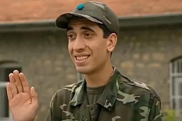 1. 'Emret Komutanım' dizisiyle tanıdığımız oyuncu Mehmet Kurt'un son hali herkesi şaşırttı!
