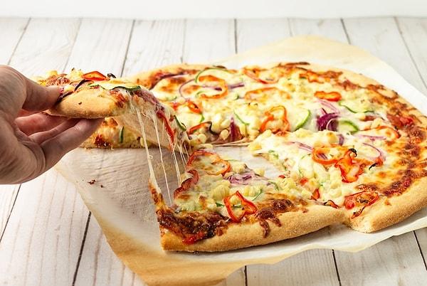 Son olarak, yuvarlak bir pizzayı kesmek daha kolaydır.