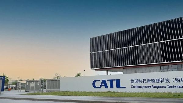 Lityum-iyon bataryalar üreten CATL kurucusu Zıng Yuçun, 230 milyar dolar servetiyle listede üçüncü sırada yer alırken, geçen yıldan bu yana onun da serveti yüzde 28 oranında azaldı.