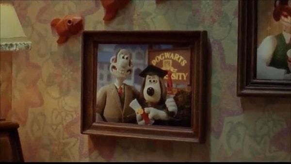11. Wallace and Gromit: Curse of the Were-Rabbit (2005) filminde Gromit'in mezun olduğu okul Dogwarts Üniversitesi!
