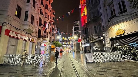İstiklal Caddesi Yeniden Yaya Trafiğine Açıldı, Banklar Kaldırıldı