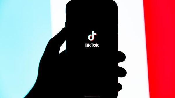 TikTok, sadece bir sosyal medya olmaktan çıkarak bazı kullanıcılar için artık gelir kaynağı olmaya başladı.