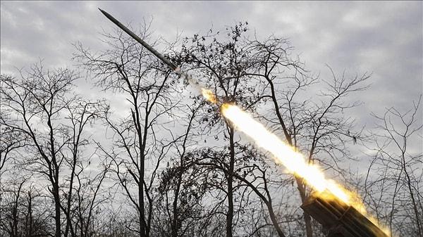 ABD İstihbaratı, Rusya’nın Ukrayna’ya fırlattığı füzelerin Polonya’ya düştüğünü ve olayda iki kişinin öldüğünü açıklarken, ABD Savunma Bakanlığı (Pentagon), bu bilgiyi teyit etmekten kaçındı.