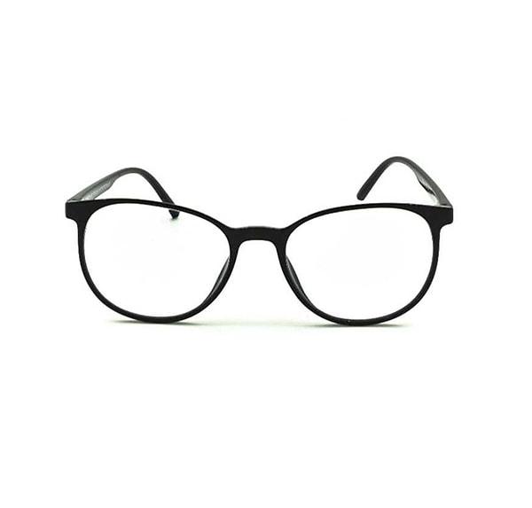 8. Havalı bir tarz yakalamak istersen blue ray gözlüklerle kombinini taçlandırabilirsin...