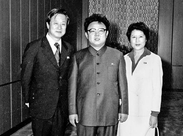 Lider, Kuzey Kore'ye daha kaliteli filmler getirmek için Kuzey Kore medyasında her zaman var olan komünist propagandadan bile vazgeçmişti.
