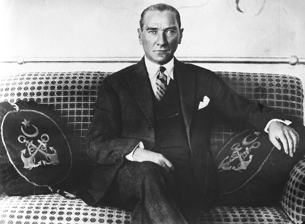 1. Mustafa Kemal Atatürk'ün doğduğu ev hangi ülkede yer almaktadır?