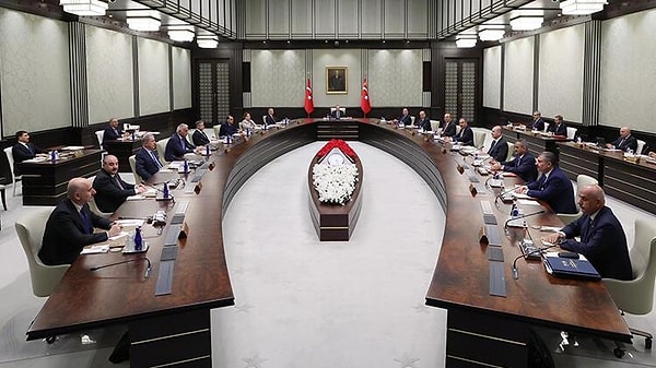 Kabine toplantısının 21 Kasım 2022 tarihinde yapılması bekleniyor. Ancak henüz resmi bir açıklama gelmedi.