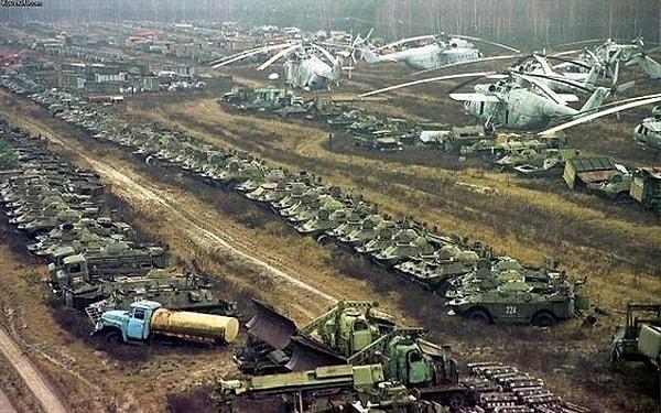 Çernobil enkaz temizlik ve lahit inşası çalışmalarına katılan araçlar bir daha kullanılmadı.