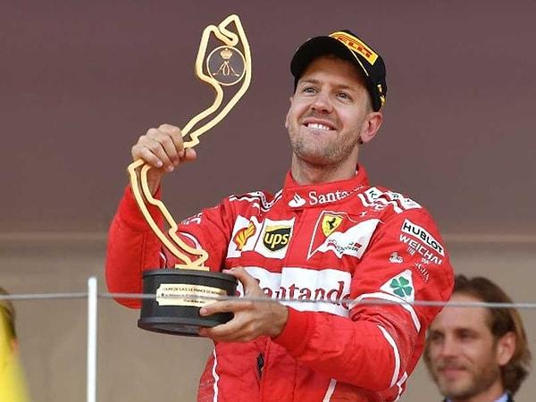 "Herkes Ferrari fanıdır. Öyle olmadıklarını söyleseler bile Ferrari fanıdır." diyen Sebastian hayallerini gerçekleştirmek için kırmızılara geçti. Alman pilot için bu başka bir anlam taşıyordu.