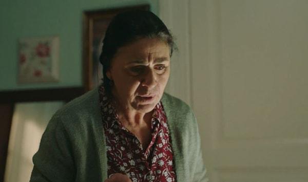 Ceylin'in annesini Zeyno Eracar canlandırıyor.