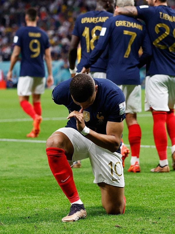 Fransa'ya galibiyeti getiren golleri; Adrien Rabiot, Olivier Giroud (2) ve Kylian Mbappé kaydetti.
