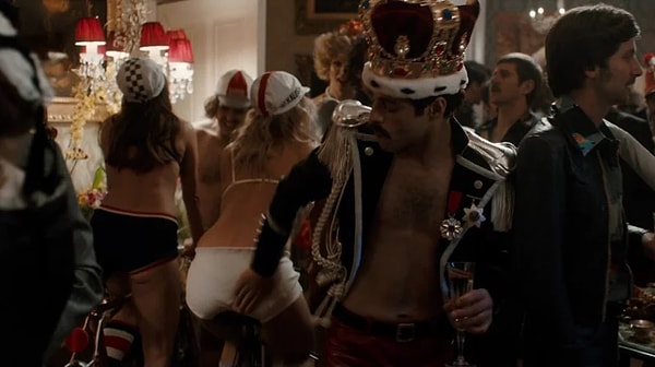 Велогонка (песня Bicycle Race) на вечеринке