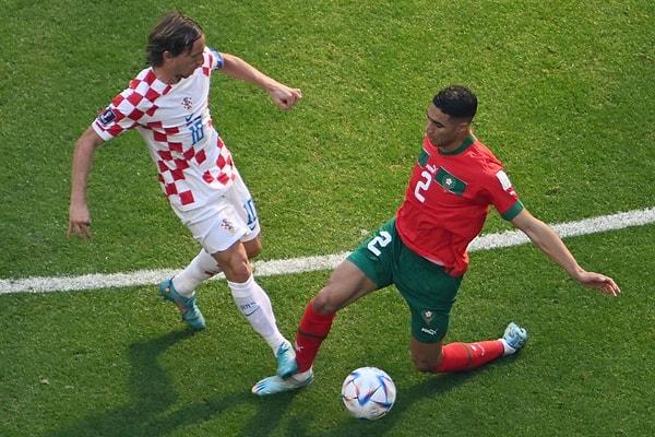 Günün ilk karşılaşmasında son finalist Hırvatistan ile Fas karşı karşıya geldi. İki takımın da tedbirli oynadığı karşılaşmada gol sesi çıkmadı.