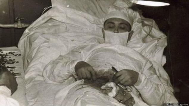 4. Şubat 1961'de Antartika'da yeni bir Sovyet istasyonu açıldı. İlk ekip üyeleri arasında Dr. Leonid Rogozov da vardı.