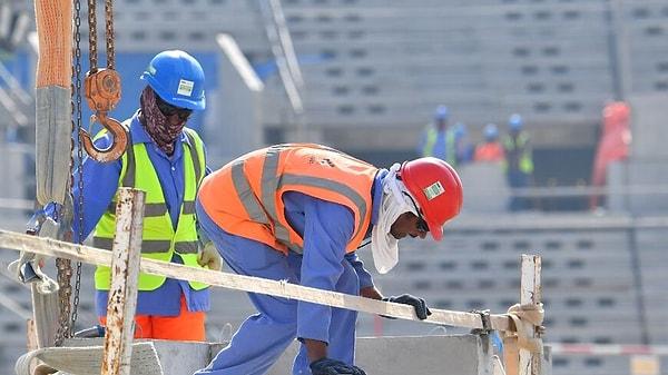 Hükümet, 2014 ve 2020 yılları arasında Dünya Kupası stadyum şantiyelerinde çalışan işçilerden 37 ölüm olduğunu ve bunların sadece üçünün "işle ilgili" olduğunu iddia ediyor.