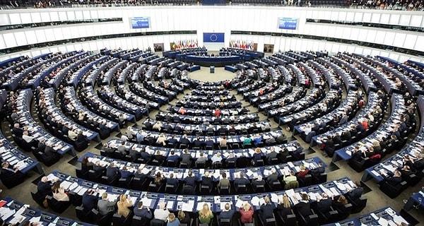 7. 2022 senesinde Avrupa Parlamentosu'nun başkanı kim seçilmiştir?
