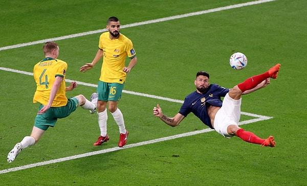 Avustralya ise ilk maçında Fransa karşısına çıktı. Avustralya, turnuvanın favorilerinden Fransa'ya engel olamadı ve maçı 4-1 kaybetti.