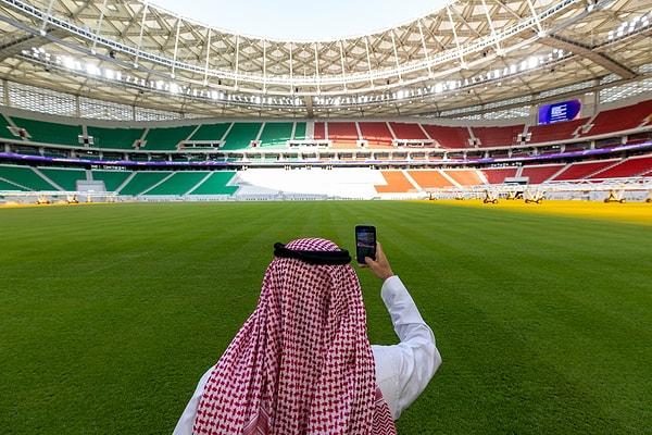 Öte yandan bu kupanın Katar'da düzenleniyor olması çeşitli tartışmalara sebep oldu.