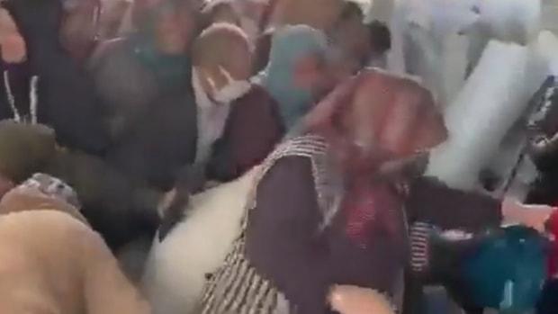 İzmir’de İndirimli Halı İzdihamı: 2 Kişi Hastaneye Kaldırıldı