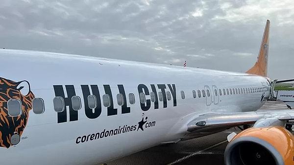 Hull City renklerine boyanmış iki ayrı uçakla Türkiye'ye geldiler.
