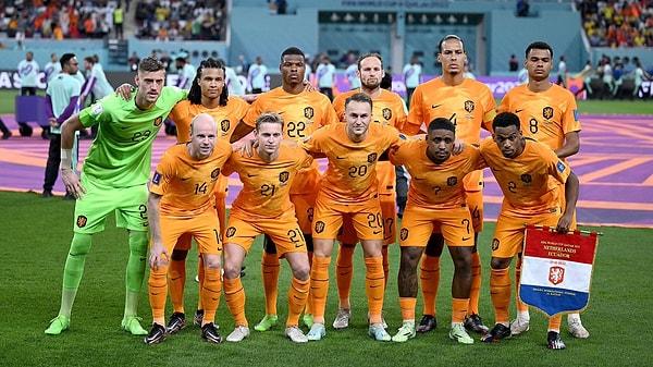 Hollanda grubun son karşılaşmasını Katar ile oynadı. Ev sahibi ekibe şans vermeyen Hollanda karşılaşmayı 2-0 kazanmayı başardı.