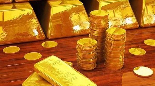 Yılbaşına az bir zaman kala vatandaşlar altın fiyatlarını araştırmaya koyuldu. Geçtiğimiz yıl bu dönemlerde rekora koşan altının yeniden artıp artmayacağı merak konusu.