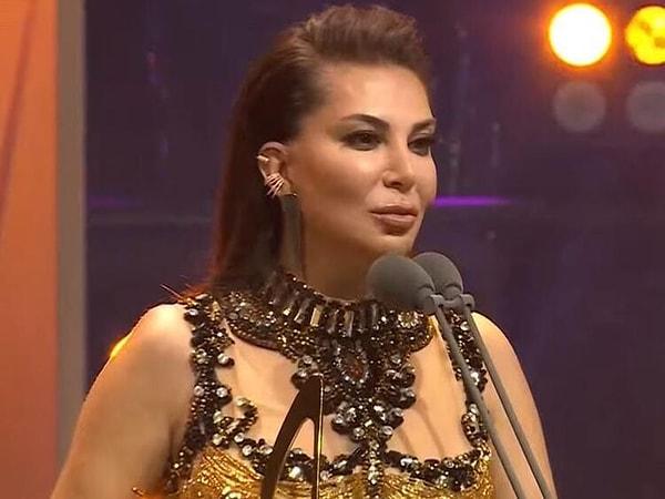 En İyi Arabesk Fantazi Müzik Kadın Şarkıcı - Ebru Yaşar