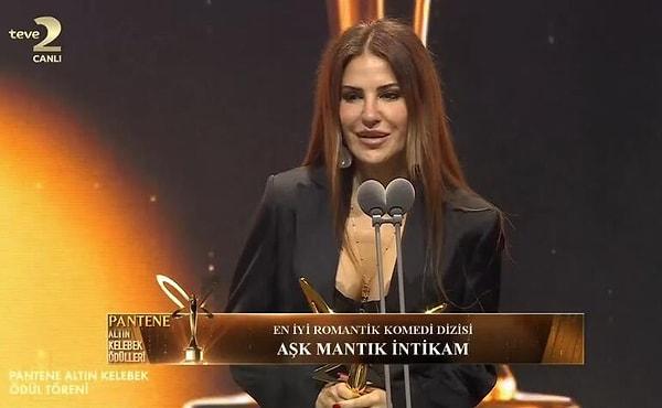 En İyi Romantik Komedi Dizisi ödülü ise Burcu Özberk ve İlhan Şen'in başrolünde yer aldığı Aşk Mantık İntikam'ın oldu.