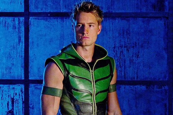Superman'imizin öğrencisi, yardımcısı, arkadaşı haline gelmiş Oliver Queen yani Green Arrow'umuz Justin Hartley.
