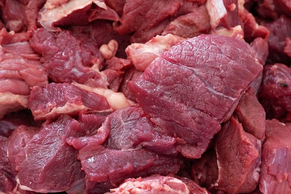 Türkiye'de at eti tüketilmiyor. Bunun ilk nedeni, ülkemizde at eti kesiminin ve satışının yasak olmasından kaynaklanıyor.