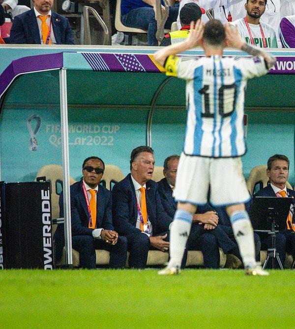Bunun sebebini ise Messi şöyle açıklıyor: "Maçlardan önce konuşan insanları sevmiyorum. Weghorst bize gelerek hep kışkırtmaya çalıştı. Hollanda'nın hocası da saygılı değildi."
