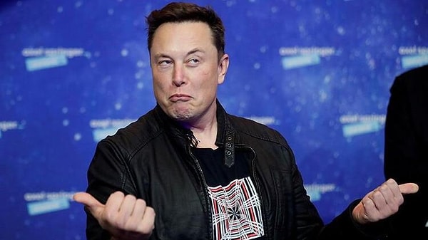 2. 51 yaşındaki çılgın girişimci Elon Musk, son olarak Twitter'ı alarak oraya taşınmakla ve kuzenlerini işe alıp binlerce kişiyi işten çıkarmakla meşgul olunca serveti 2022 yılında 106 milyar dolardan fazla eridi ve ikinci sıraya geriledi.