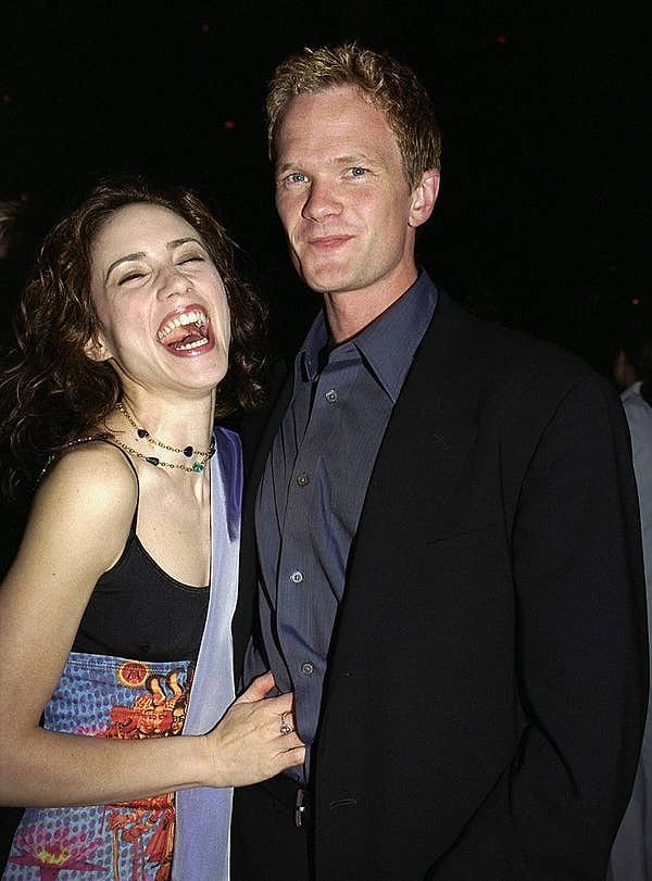 8. И вы привыкли видеть Нила Патрика Харриса с Дэвидом Бурткой, но до Дэвида Нил был с Карлой Бьянко: