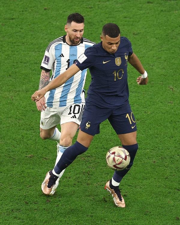 Messi'li Arjantin mi yoksa Mbappé'li Fransa mı kazanacak sorusunun cevabı tüm futbolseverleri büyük bir heyecana sürüklüyor.