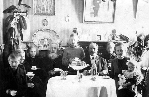 3. İsveç Kralı III. Gustav, kahvenin insan sağlığına ne kadar zararlı olduğunu kanıtlamak için garip bir deneye başvurdu.