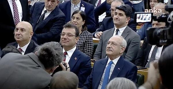 CHP Genel Başkanı Kemal Kılıçdaroğlu, bugün partisinin grup toplantısına, siyasi yasak ve hapis cezası alan İstanbul Büyükşehir Belediye Başkanı Ekrem İmamoğlu ile birlikte giriş yapmış ve ardından yaptığı konuşmada, "Biz İmamoğlu ile baba-oğul gibiyiz" demişti.