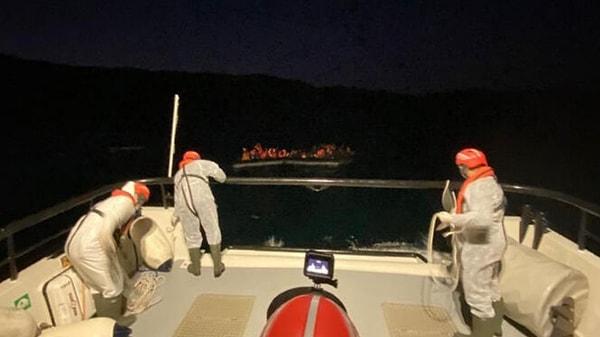 Göçmenler, Yunan Sahil Güvenliği tarafından Türk karasularına itildiklerini iddia etti