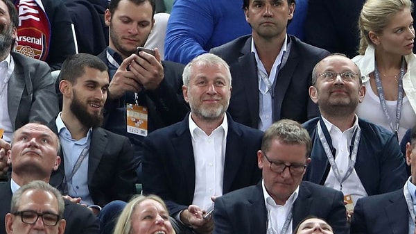 İngiltere basınına göre de son zamanlarının büyük bir çoğunluğunu İstanbul'da geçiren Abramovich'in yeni adresinin Türkiye olacağı iddia edildi.