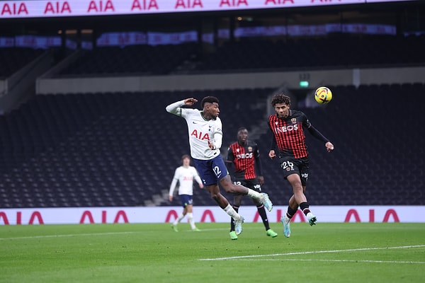 Premier Lig'de 17. haftanın açılış maçında Tottenham, Brentford deplasmanında sahne alacak.