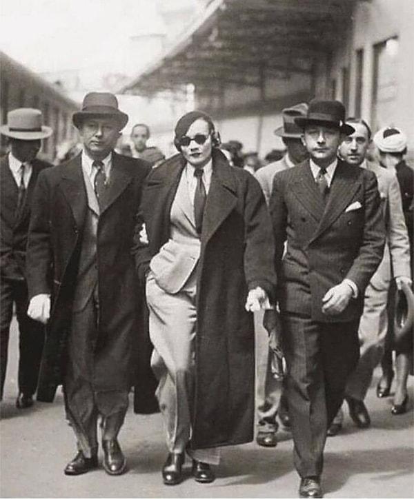 1. Marlene Dietrich, 1933 yılında Paris tren istasyonunda kadınların pantolon giymemesi kuralını çiğnediği için gözaltına alındı.