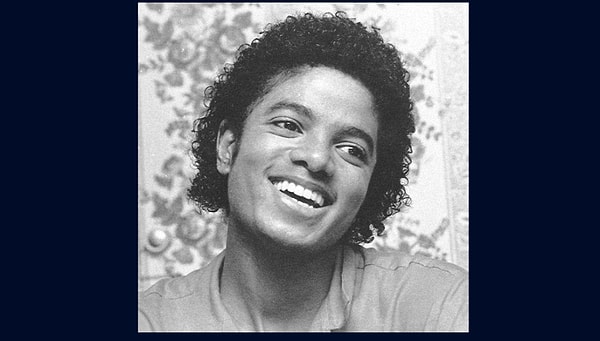 6. Pop müziğin efsanelerinden Michael Jackson, 2009 yılında 50 yaşında hayata gözlerini yummuştu. Ancak 75 milyon doları hayattaymış gibi 2022 yılında kazandı.