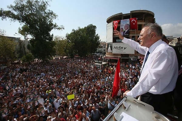 Ekmeleddin İhsanoğlu ve ihtimallerin yarattığı tedirginlik hatırlatıldı.