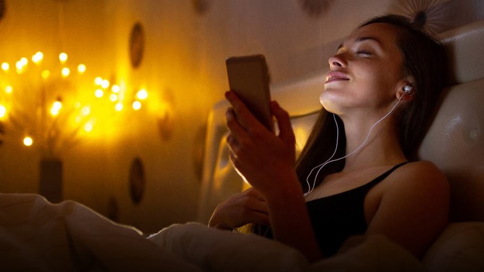 Bir Türlü Uyuyamadığınız Gecelerde Size Eşlik Edecek 12 Ruhunuzu Dinlendiren Şarkı