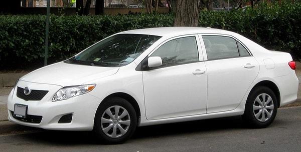 5. Toyota'nın sorunlu gaz pedalına sahip arabalarından biriyle kaza yapan bir adam 3 kişinin ölümüne sebep olmuştu.