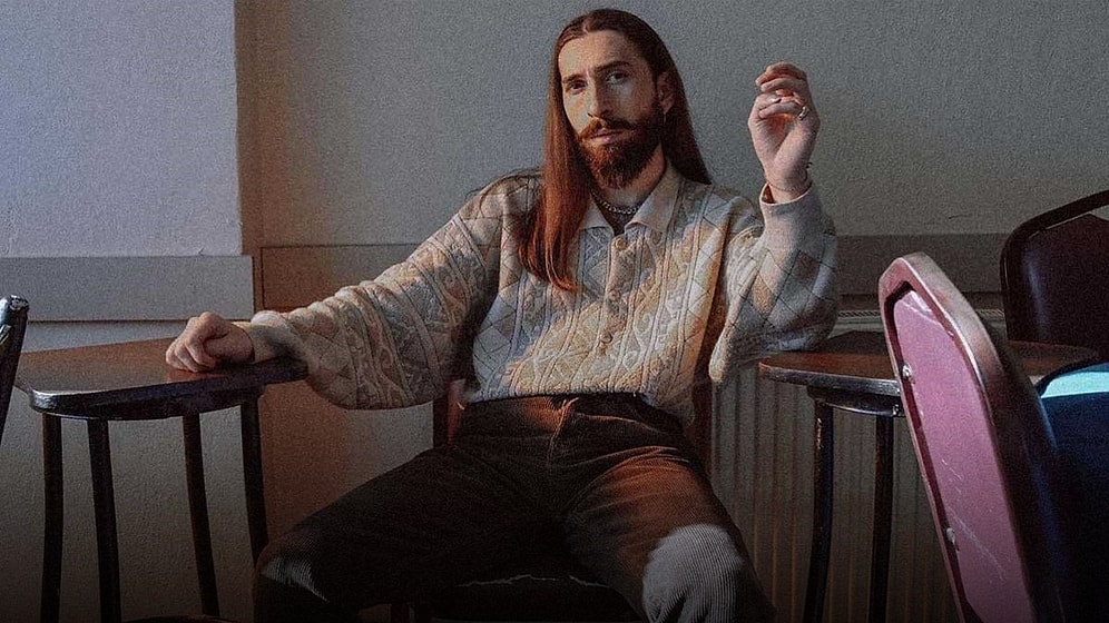 Yeni Müzik Keşfi: Emre Fel'in Şiir Gibi Sesinden Dinleyeceğiniz 13 Şarkı