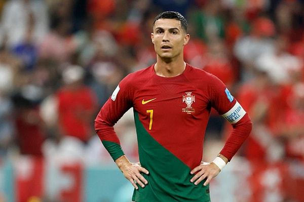 Dünya Kupası'ndan sonra Portekizli yıldız hakkında birçok transfer dedikodusu çıkarken herkes merakla beklediği resmi açıklama, dün akşam saatlerinde geldi.